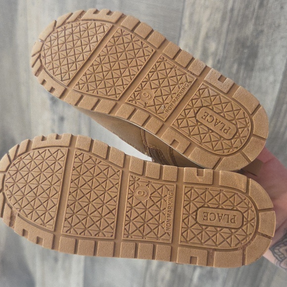 The Childrens Place Boots Size 9 - Picture 5 of 5